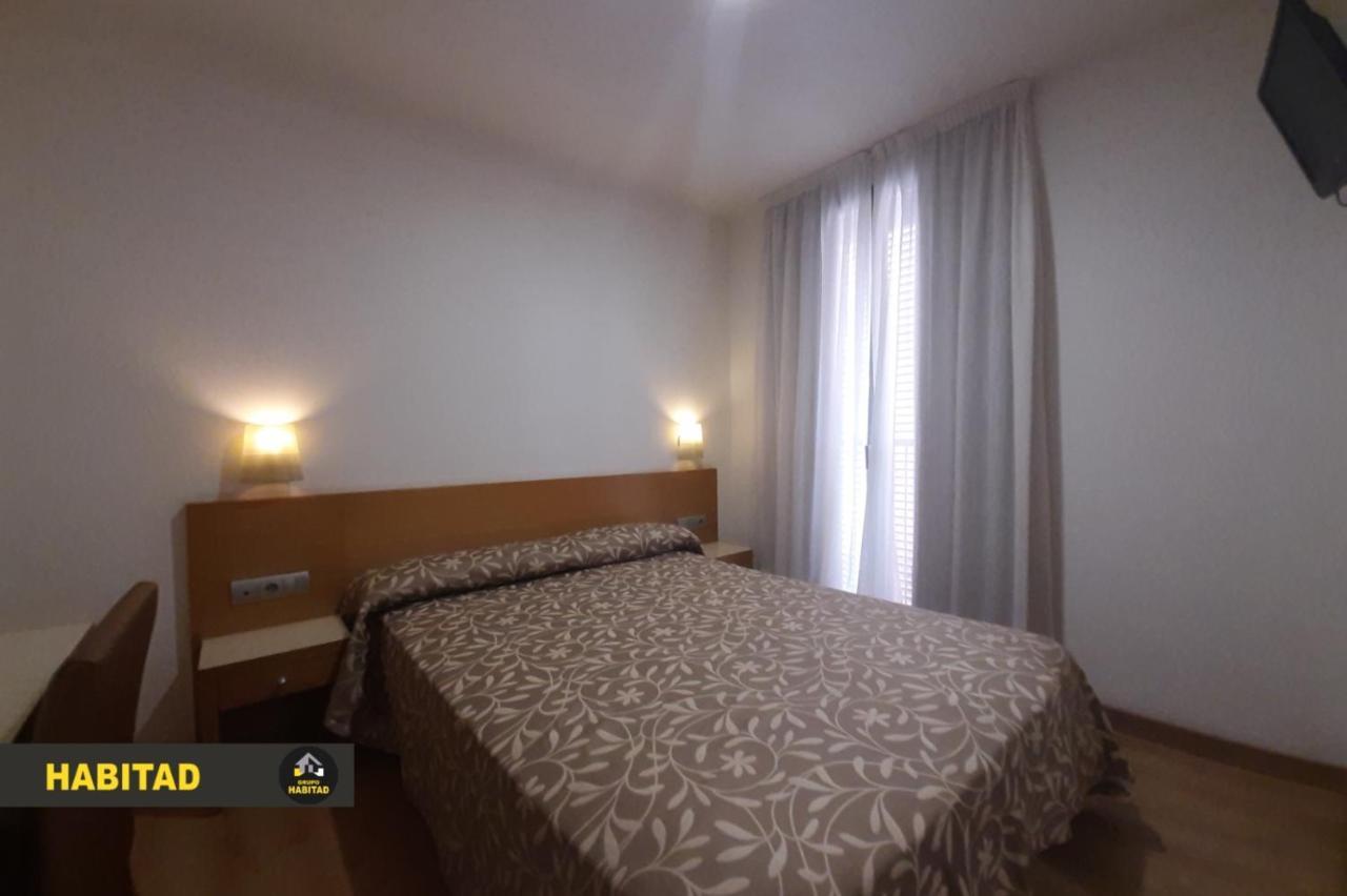 Hostal Rambla سانت بوي ديل يوبريغات المظهر الخارجي الصورة