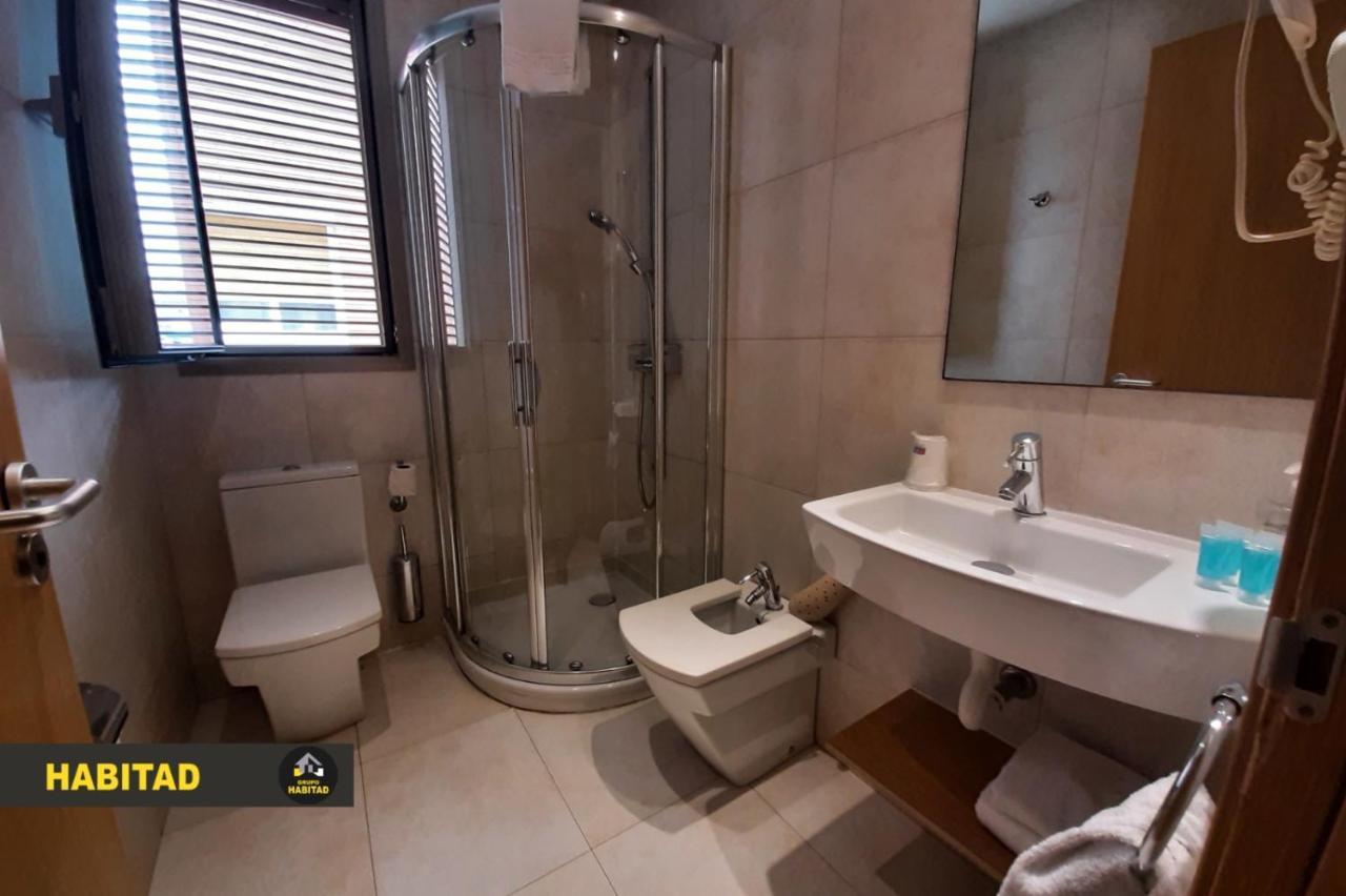 Hostal Rambla سانت بوي ديل يوبريغات المظهر الخارجي الصورة