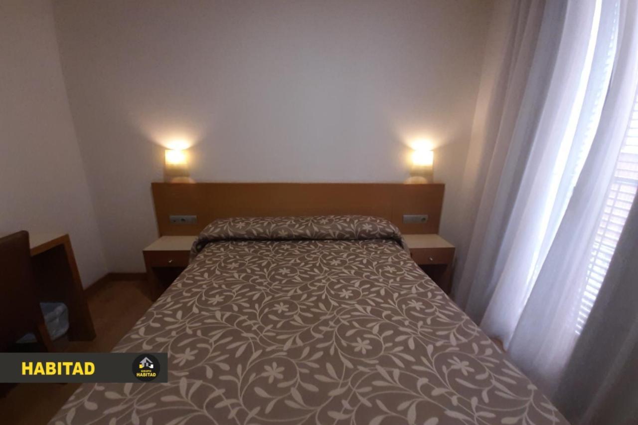Hostal Rambla سانت بوي ديل يوبريغات المظهر الخارجي الصورة