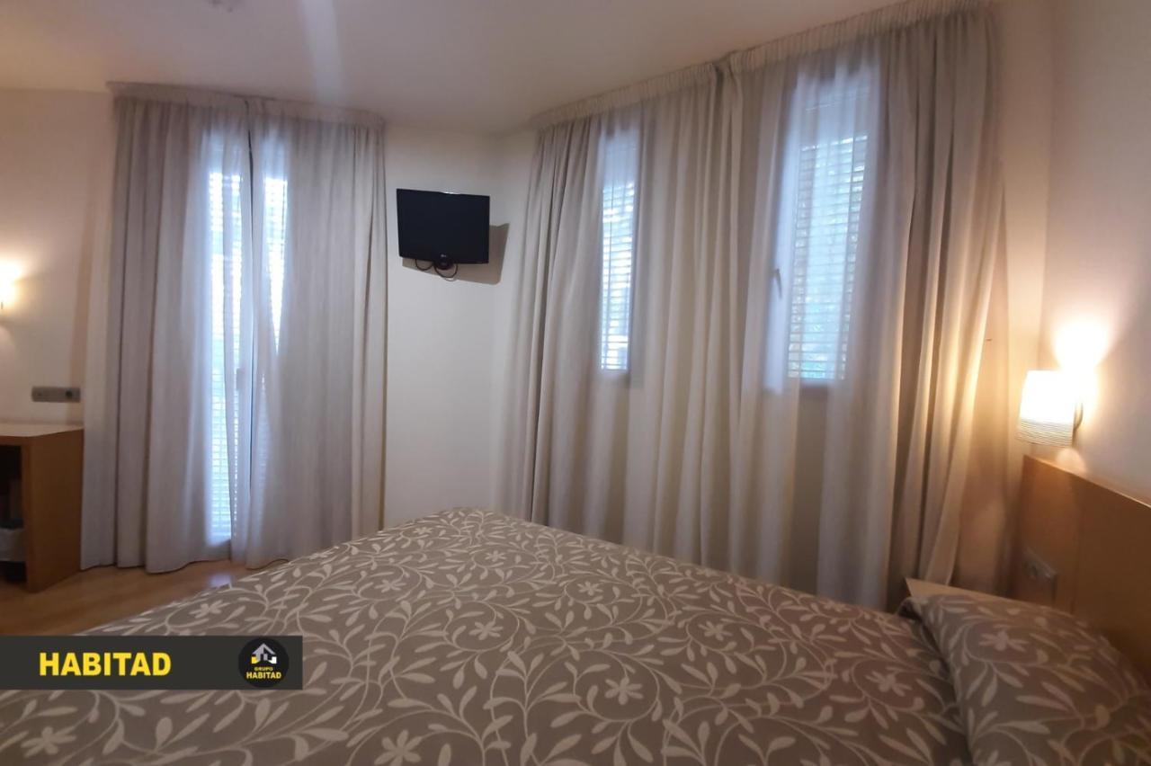 Hostal Rambla سانت بوي ديل يوبريغات المظهر الخارجي الصورة